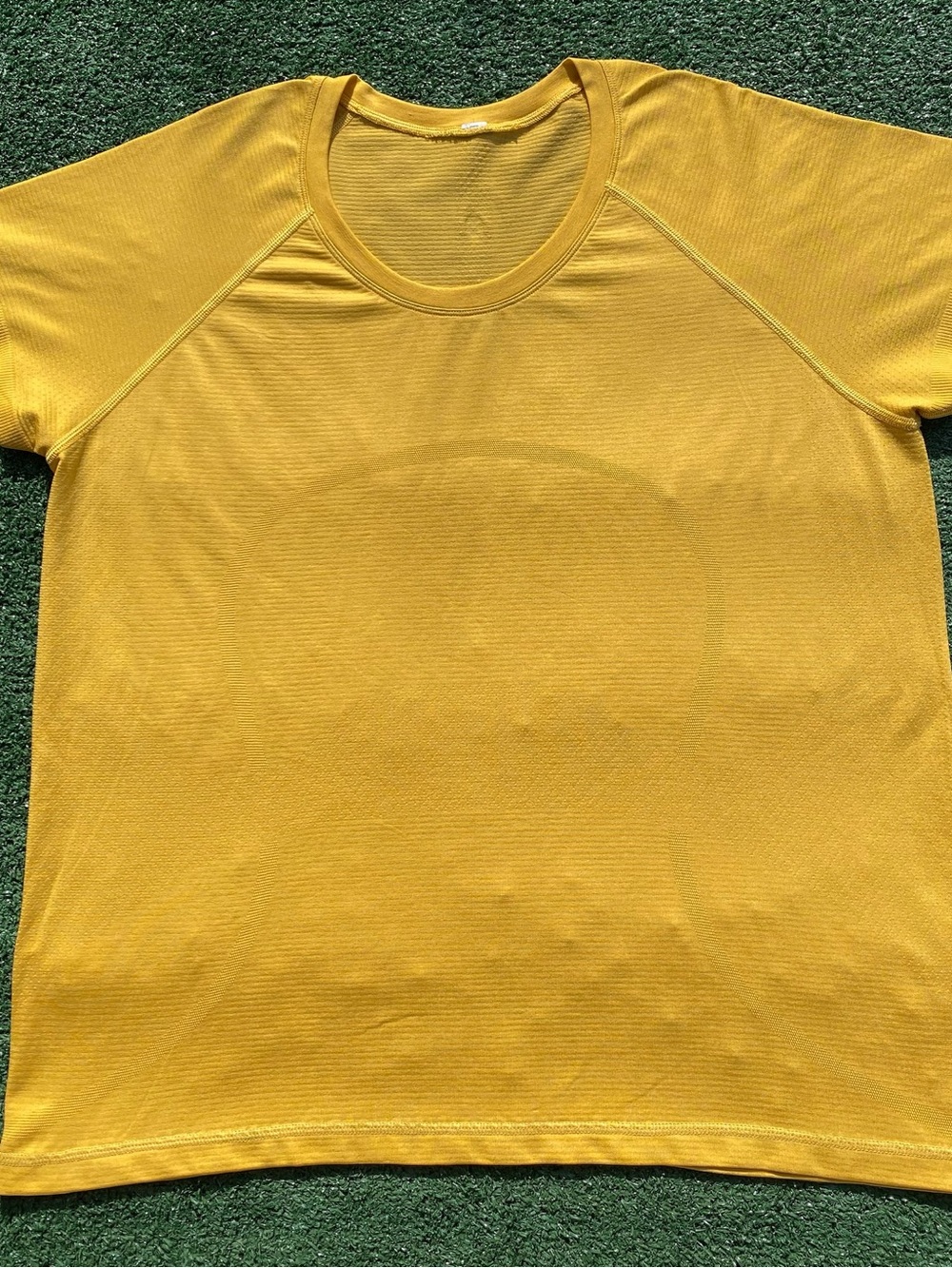 Lululemon Swiftly Tech 2.0 Golden Yellow Short Sleeve Shirt Women’s Size 14